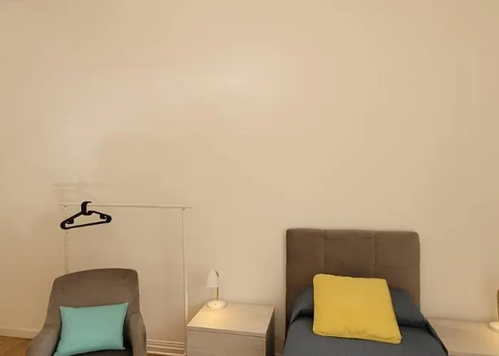 Cozy Private Near Metro Roma