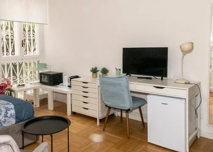 Cozy Private Near Metro