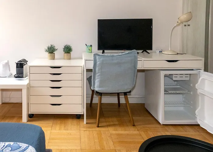 Cozy Private Near Metro *