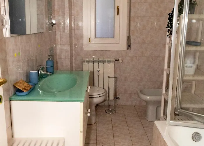 Cozy Private Near Metro Kwatera prywatna Rzym