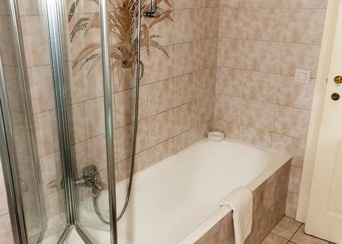 Cozy Private Near Metro *